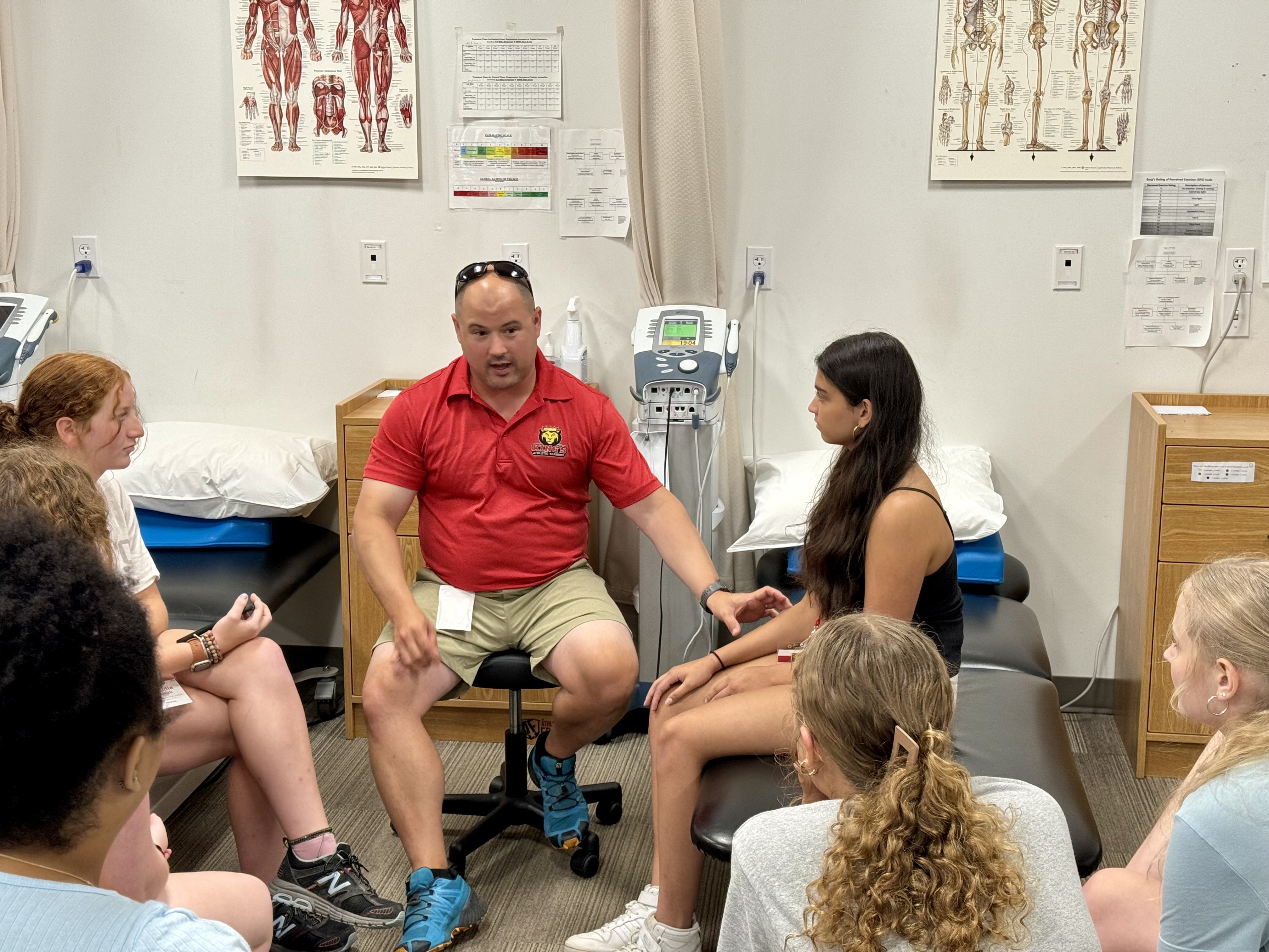 Faculty Athletic Trainer Dave Marchetti with campers